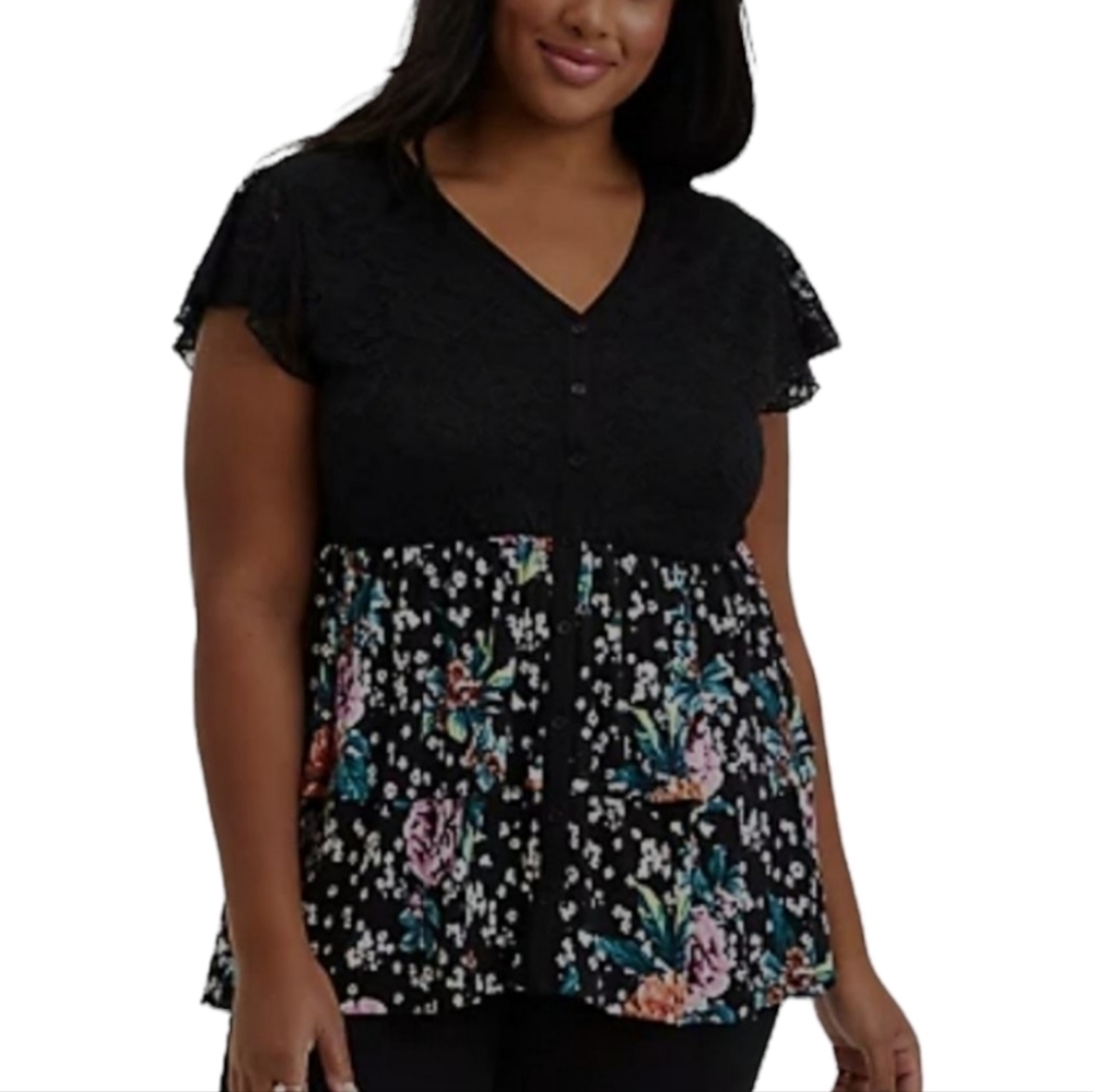 𝅺Torrid Super Soft Lace Babydoll Top